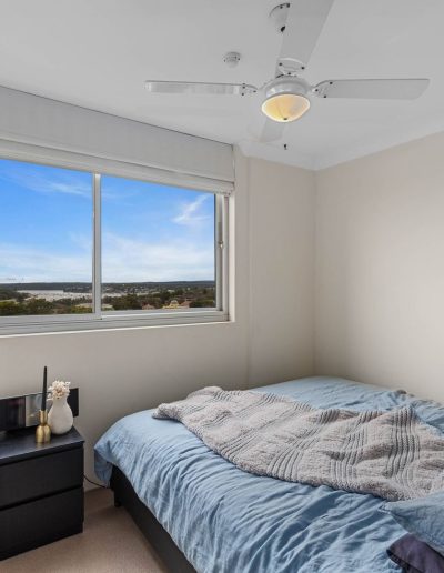 Aluminium sliding window