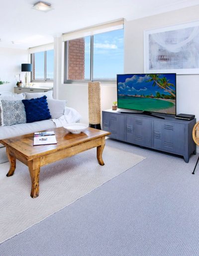 Aluminium sliding window