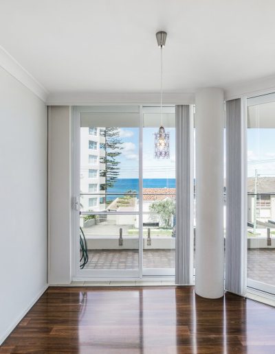 Sliding door, Fixed windows