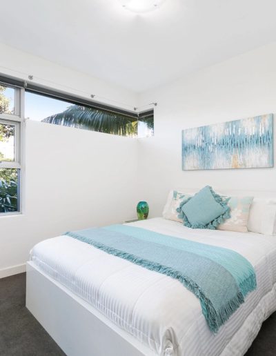 Aluminium double hung windows