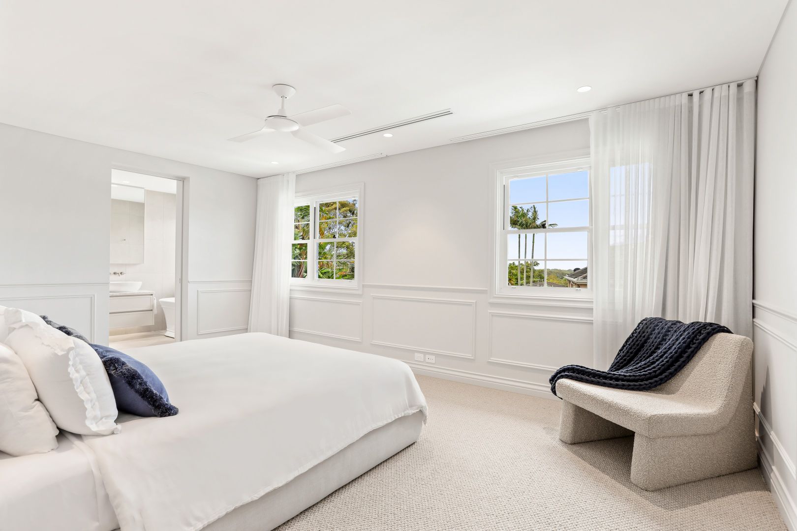 aluminium double hung windows